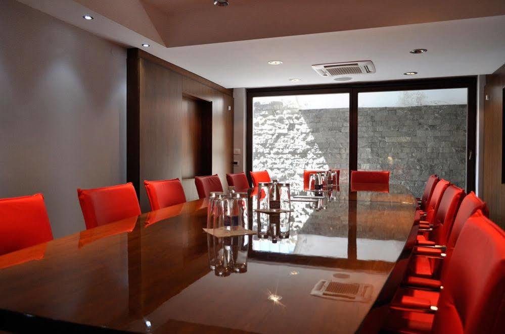 Hotel Dolce International Szkopje Kültér fotó